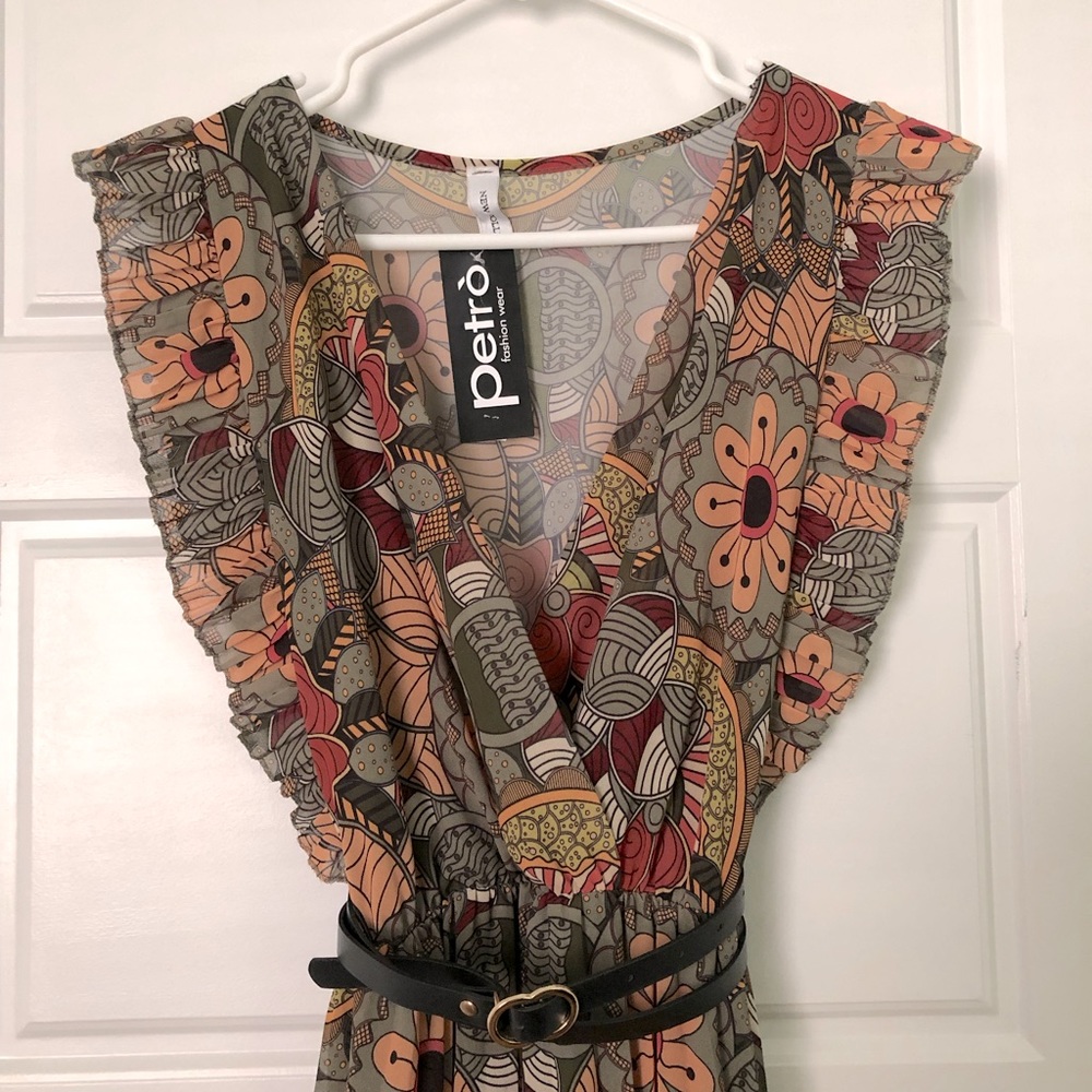 Beautiful  Made in Italy dress M in khaki